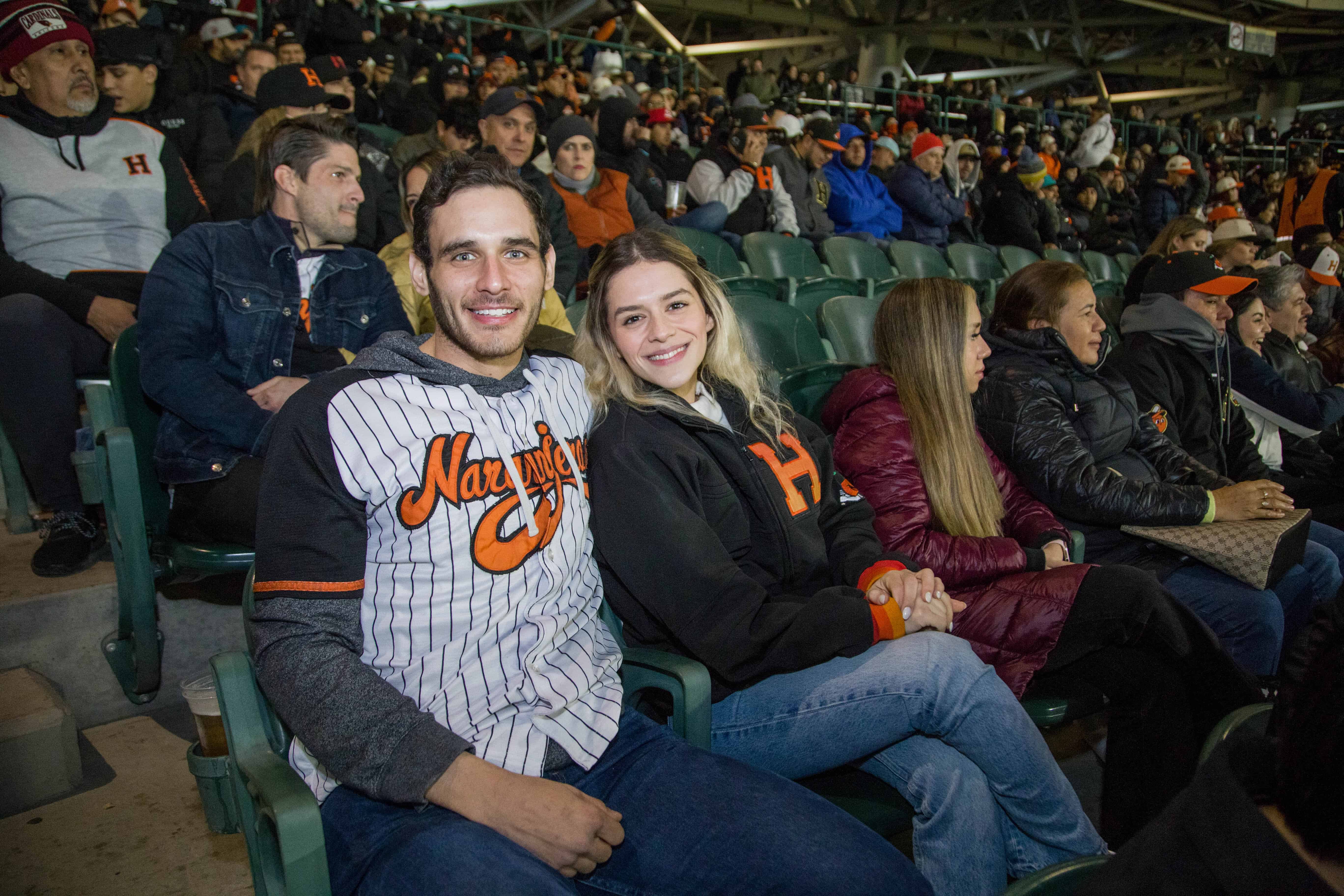 Disfrutan del gran juego de los naranjeros