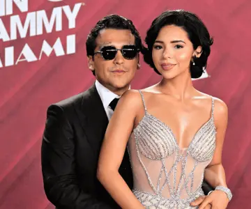 Nodal cumple 26 años y Ángela Aguilar lo felicita con romántico video
