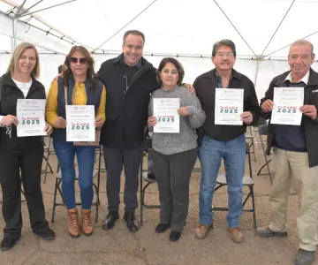 Entrega ´Toño´ Astiazarán beneficios a ciudadanos cumplidos