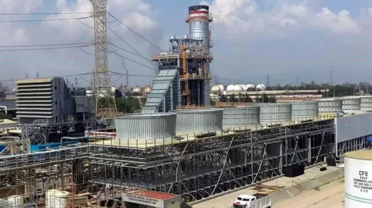 La reducción en el uso de combustóleo representa un avance contra la contaminación.