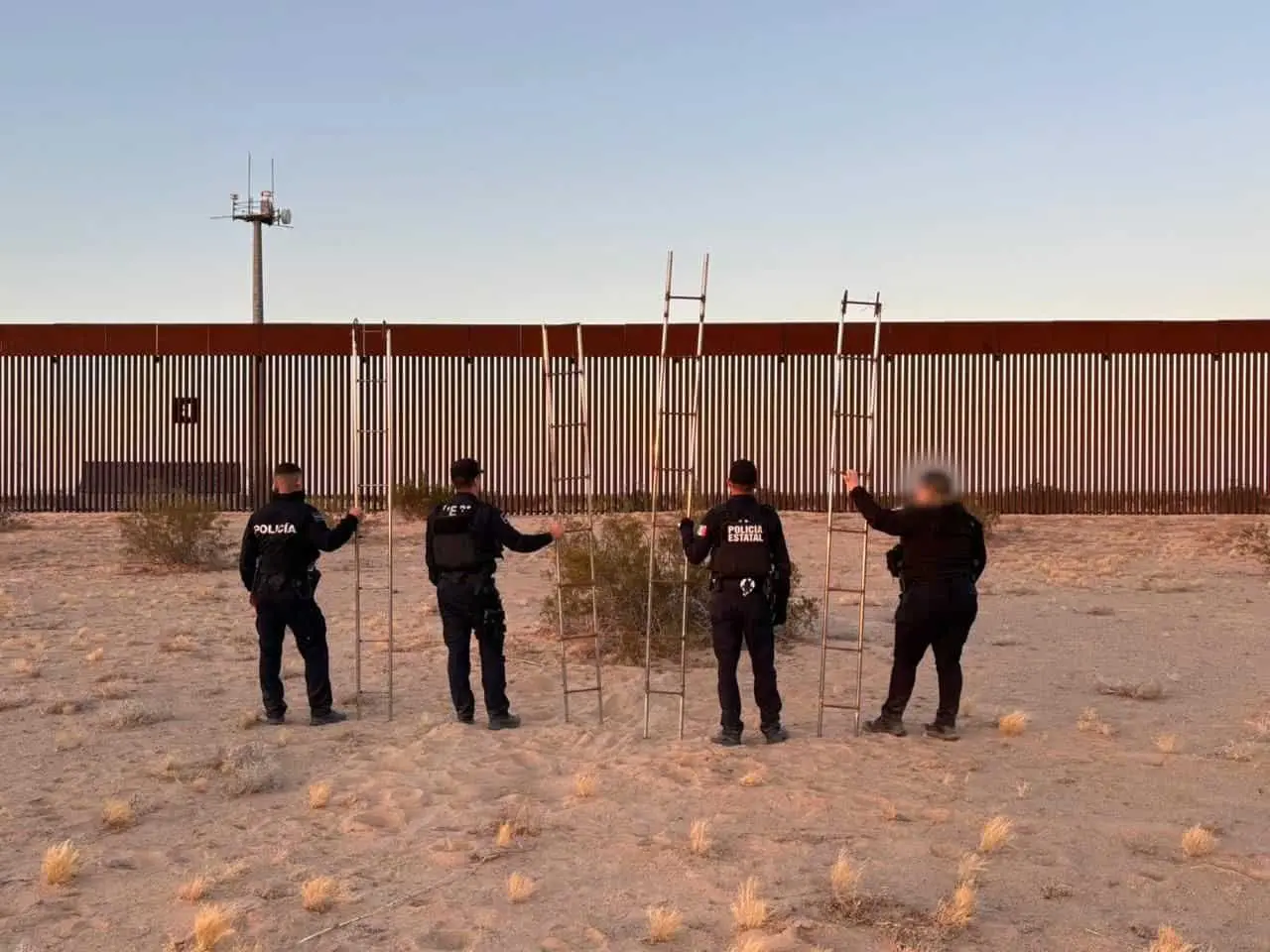 Aseguran 12 escaleras utilizadas para el cruce ilegal en la frontera