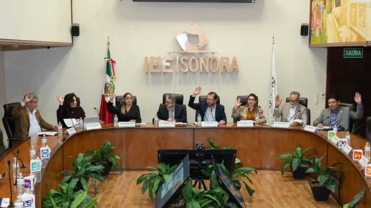 Los consejeros del IEEyPC aprobaron el reajuste presupuestal.