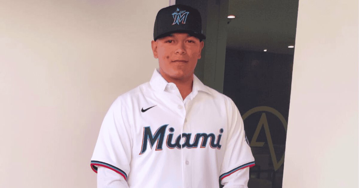 Moisés Morales, joven empalmense, firma con Marlins de Miami