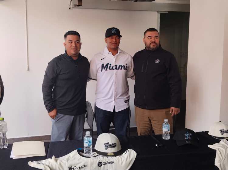 Moisés Morales, joven empalmense, firma con Marlins de Miami