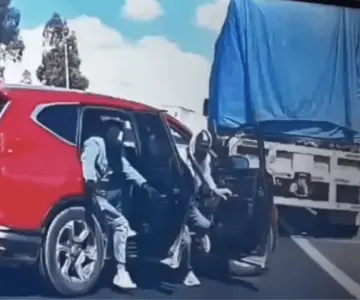 VIDEO | Familia escapa de intento de asalto en carretera