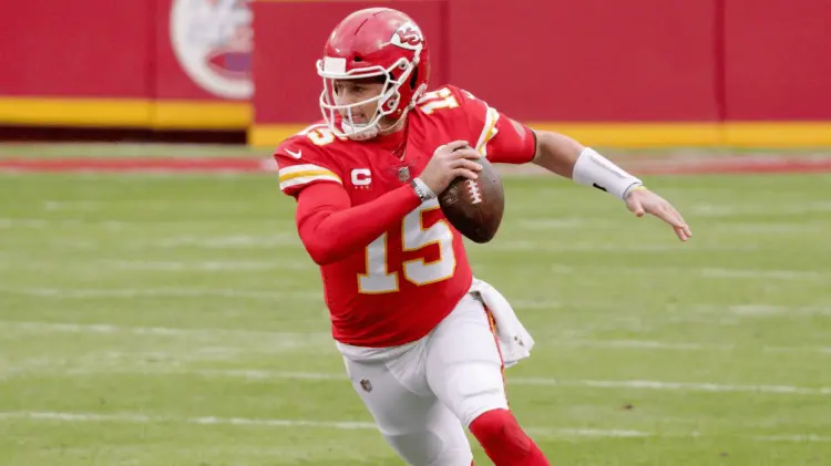Patrick Mahomes llevó a los Chiefs a playoffs con la mejor marca de la AFC. (ESPECIAL/EXPRESO)