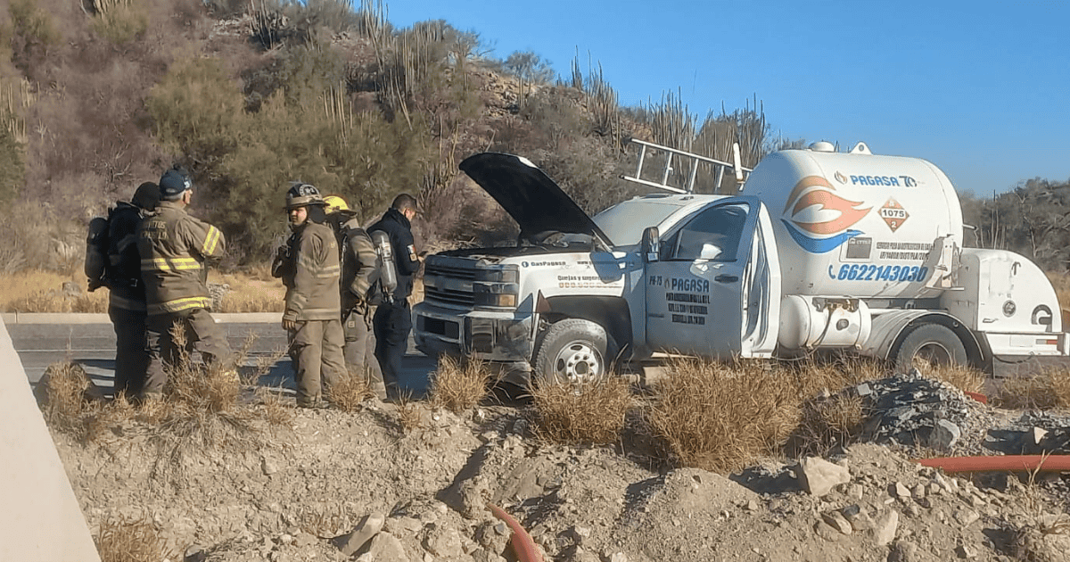 Incendio en pipa de gas alertó a bomberos en el bulevar Morelos final