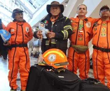 Grupo de rescate Topos Azteca parte a Los Ángeles