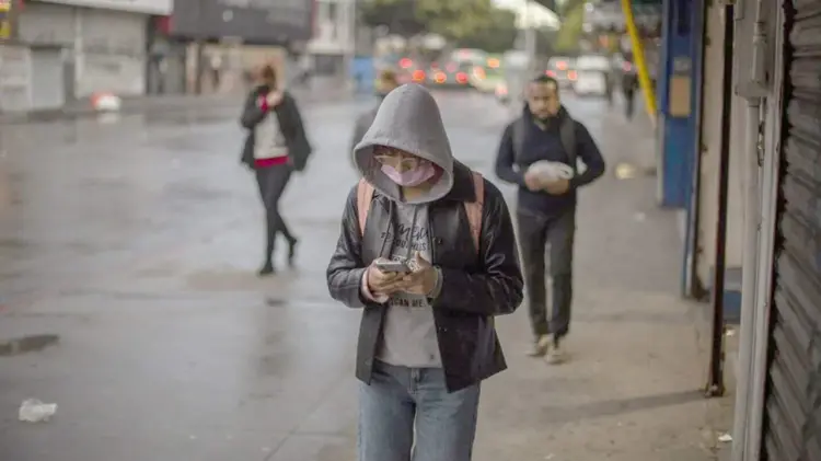 La masa de aire ártico asociada al frente frío número 24 continúa generando bajas temperaturas.