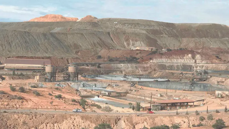 La entidad aumentó la extracción de cobre, mientras la producción nacional se contrae.