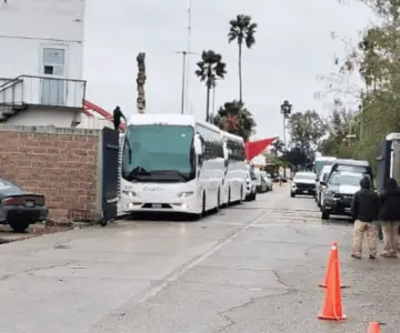 Primer grupo de mexicanos deportados por Trump llega a la frontera