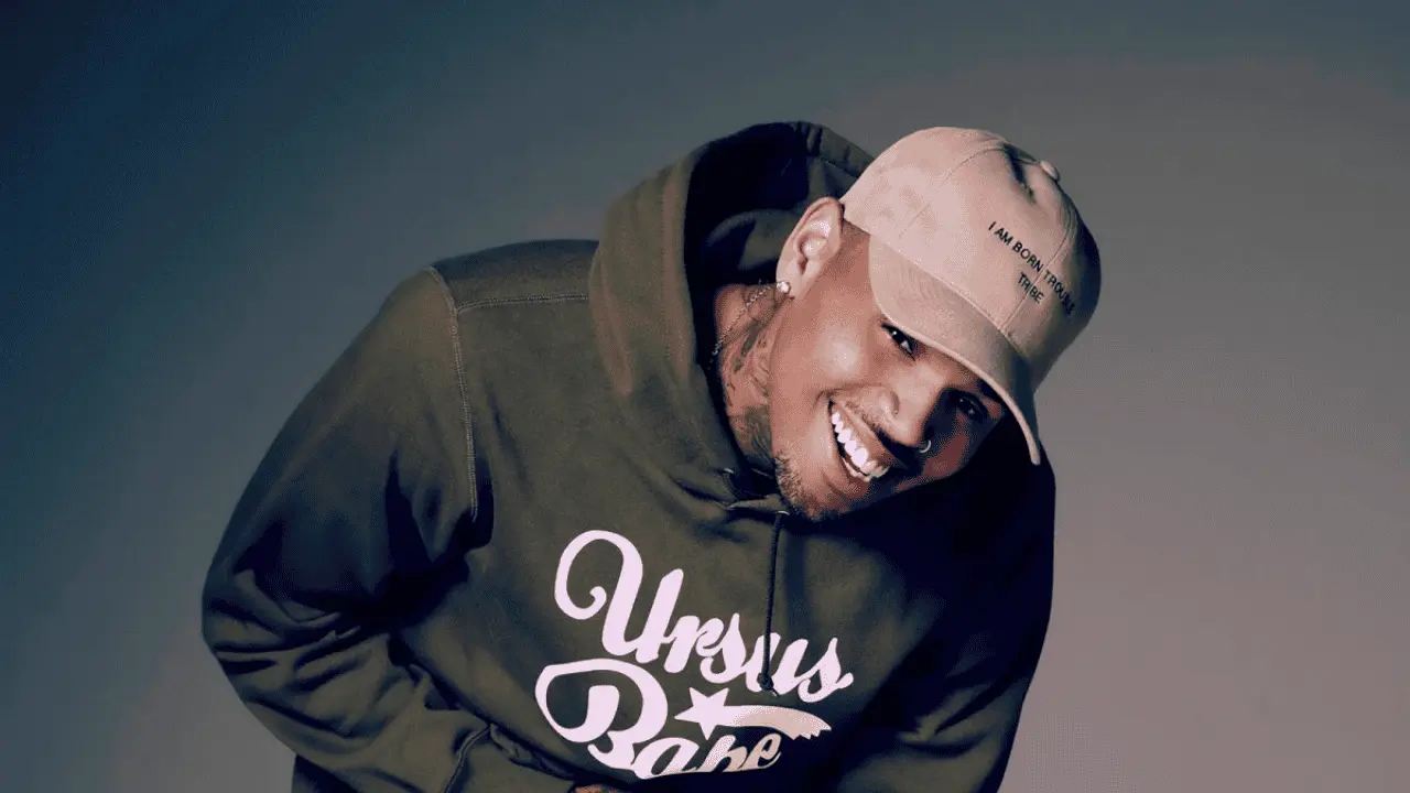 Demanda  Chris Brown a Warner por difamación; ¡pide 500 mdd! 