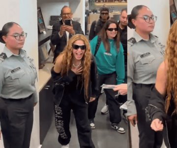 Shakira llega a México; fans la reciben en el aeropuerto