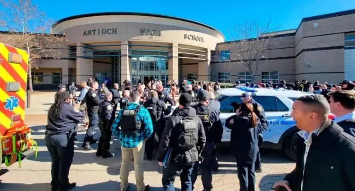 Tiroteo en secundaria de Nashville deja un muerto y tres heridos