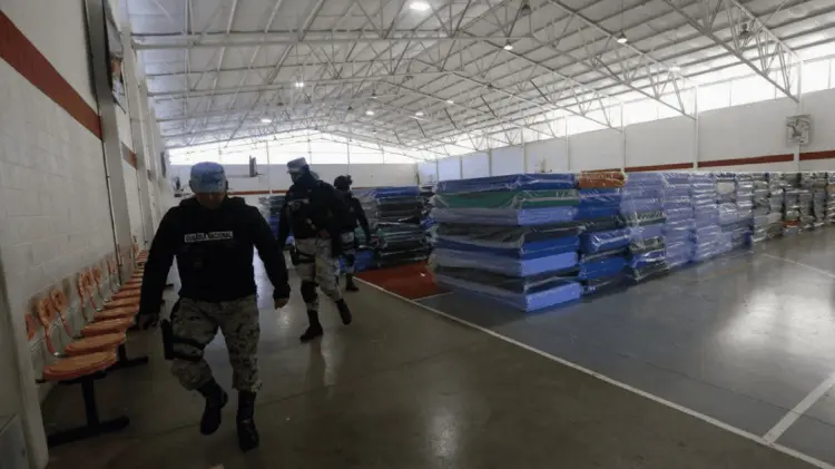 Elementos del Ejército se han encargado de la seguridad y logística del albergue. Foto: Especial.