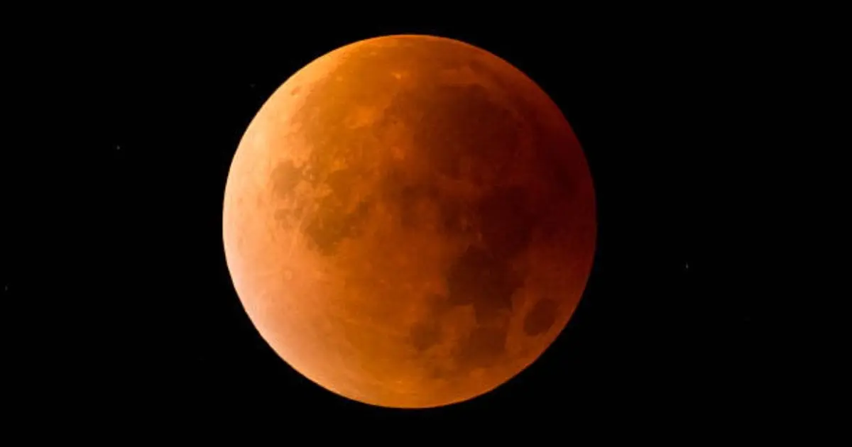Se acerca la Luna de sangre: fases y hora para ver el eclipse lunar 2025