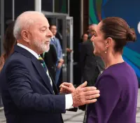 Sheinbaum y Lula da Silva sostienen llamada telefónica