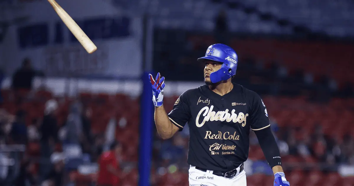Charros aplacan rebelión guinda