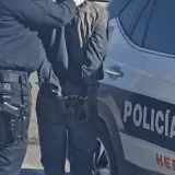 Detienen a menor de edad con machete en la colonia Pueblitos