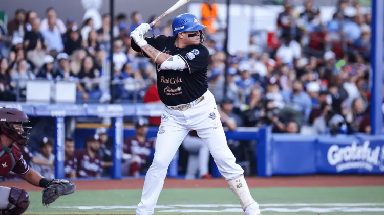 Japhet Amador inició con hit el ataque que le dio la victoria a los Charros. (ESPECIAL/EXPRESO)