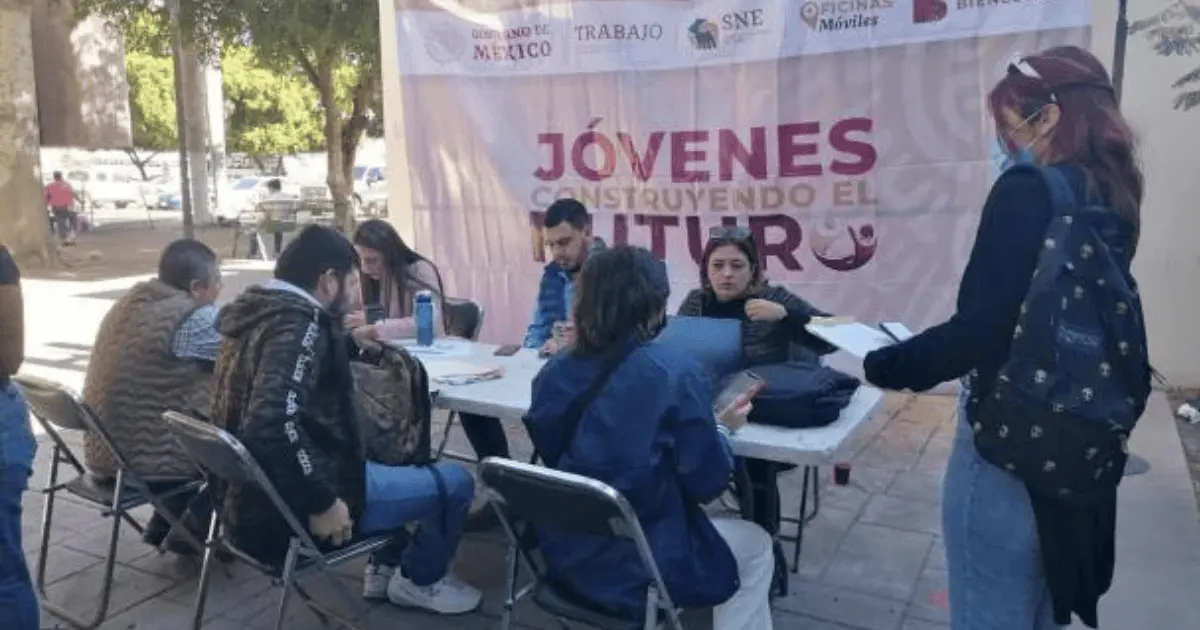 Entregan apoyo Jóvenes Construyendo el Futuro