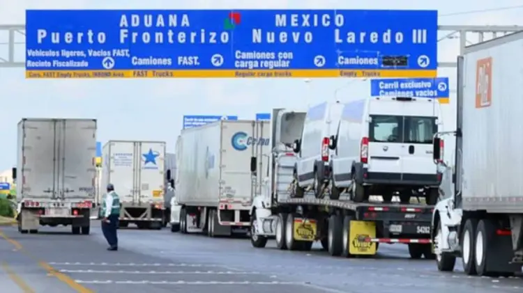 Trump mantiene amenaza de aranceles a México y Canadá a pesar de cooperación. (Especial/EXPRESO)