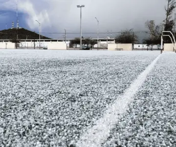 Masa de aire frío provoca caída de aguanieve y granizo en Caborca