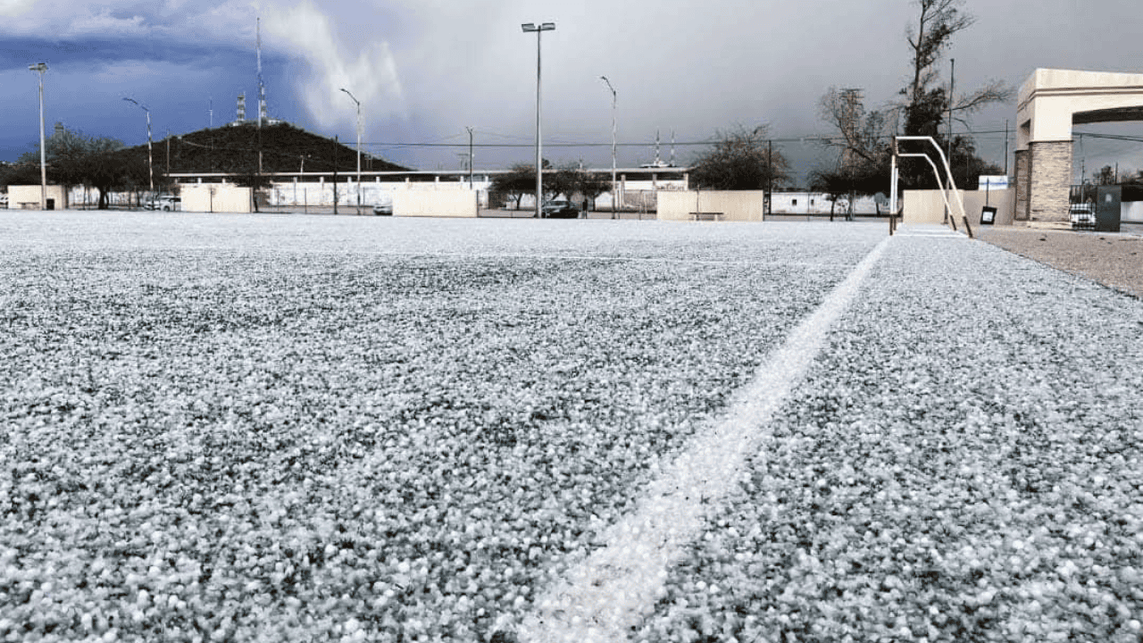 Masa de aire frío provoca caída de aguanieve y granizo en Caborca