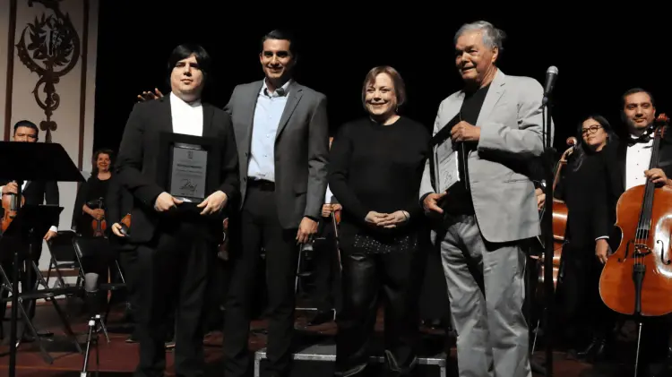 Entregaron dos reconocimientos especiales al talento sonorense. (Foto: Juan Olivas/EXPRESO)
