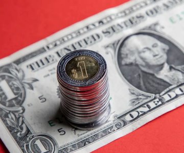 Dólar se dispara tras anuncio de aranceles