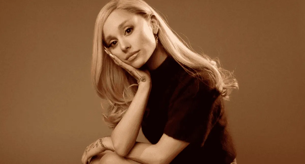 Ariana Grande revela que hace años perdió la memoria por agotamiento