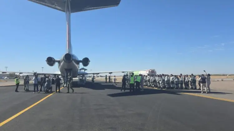 Los elementos llegaron este martes 04 de febrero al Aeropuerto de Hermosillo. (Foto: @MesaSegSonora)