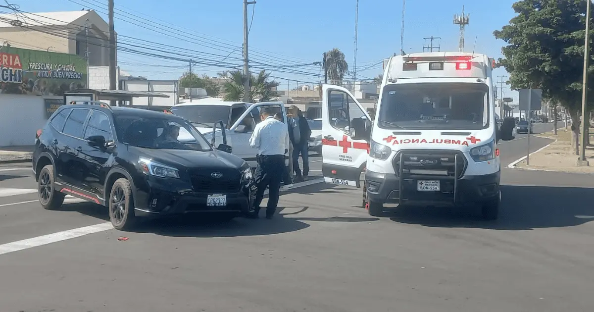 Invasión de carriles provoca más choques