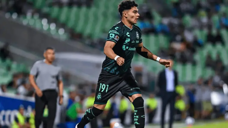 El duranguense jugó 18 partidos en el primer equipo. (ESPECIAL/EXPRESO)