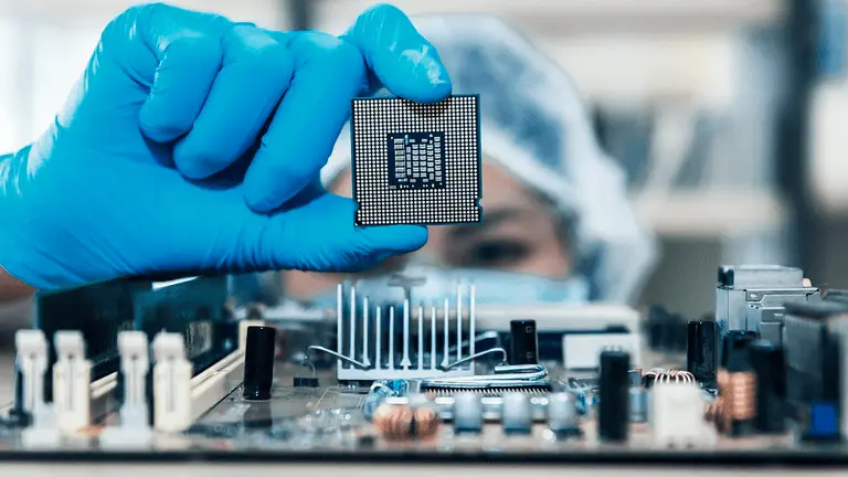Sheinbaum destaca a Sonora en el desarrollo de semiconductores en México