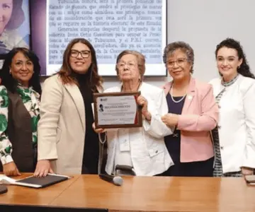 Dan reconocimiento a la primera mujer alcaldesa de Sonora