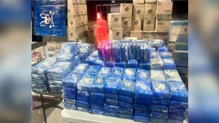 Los paquetes estaban escondidos entre mercancía de abarrotes. (Foto: Especial)