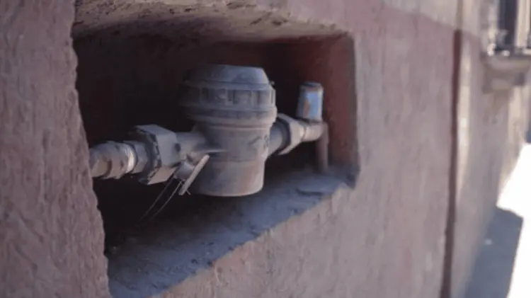 Algo que también puede ser sancionado es el ocultar el medidor para su lectura. (ESPECIAL/EXPRESO)