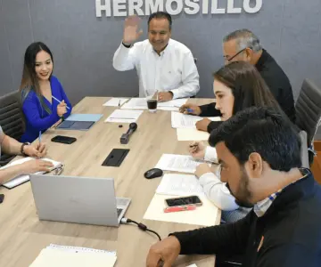 Entrega Astiazarán apoyos a deportistas hermosillenses