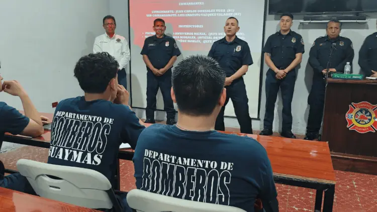 40 jóvenes recibirán capacitación para integrarse a los Bomberos de Guaymas. Foto: Especial.