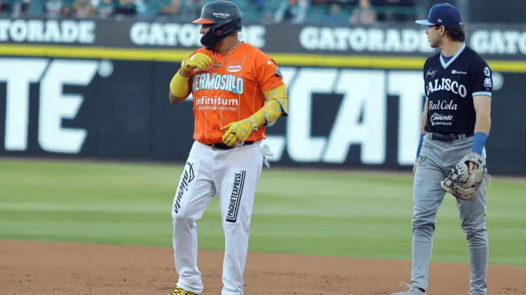 Paredes ayudó a Naranjeros a llegar a semifinales en la última temporada. (ESPECIAL/EXPRESO)
