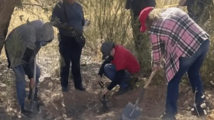 Localizan el cuerpo de una persona del sexo masculino en una fosa clandestina. Foto: Especial.