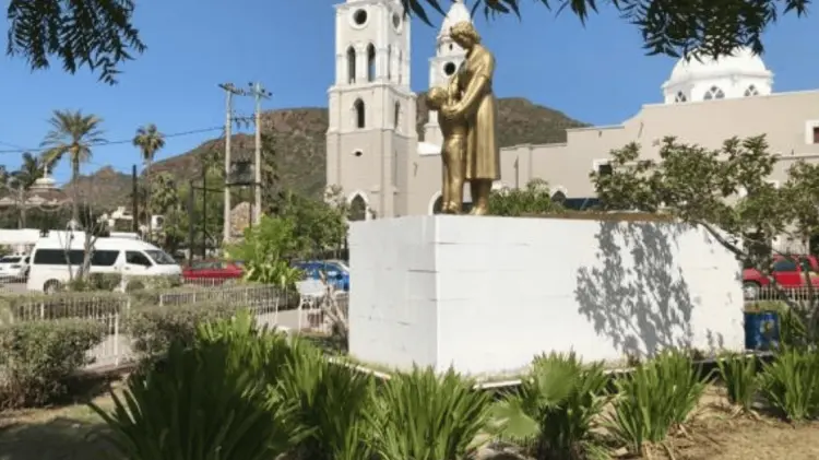 El monumento se colocará en la Plaza de la Madre en Guaymas. Foto: Especial.
