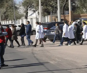 Evacúan a 148 trabajadores del Laboratorio Estatal por fuga de gas