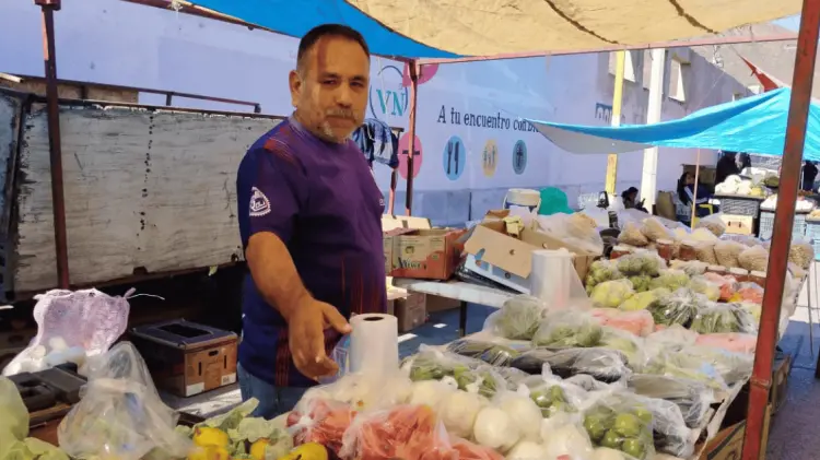 Alrededor de 60 comerciantes sólo en el centro de Guaymas serán inspeccionados. Foto: Especial.