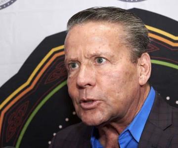 Alfredo Adame acusa a Karla Sofía Gascón de promover a médico negligente