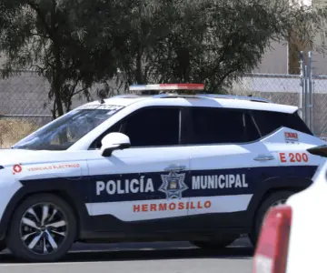 Tras persecución, hombre es arrestado con arma de fuego, cartuchos y droga