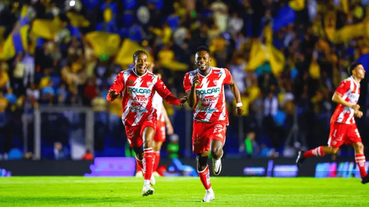 Los Rayos terminaron con el invicto de 14 partidos de los americanistas. (ESPECIAL/EXPRESO)