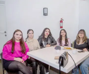Se deleitan del sabor y la amistad