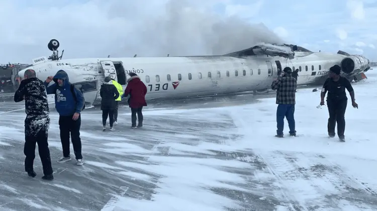 El avión se volcó durante el aterrizaje. (Foto: Especial/EXPRESO)